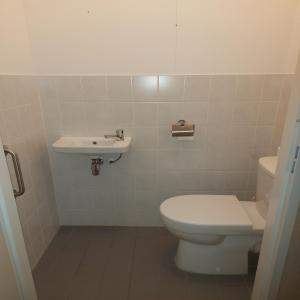 Image 4 of 7