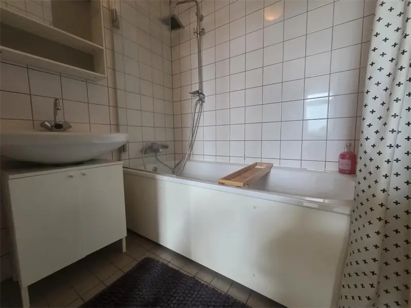 Image 7 of 9
