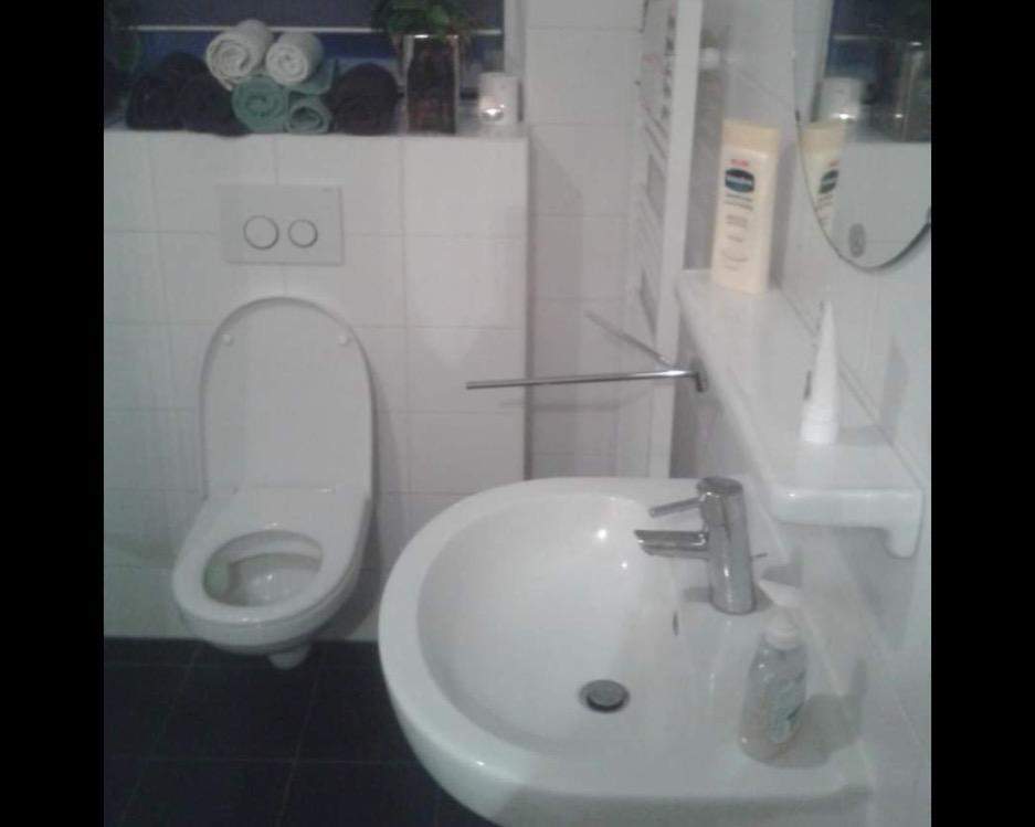 Image 2 of 3