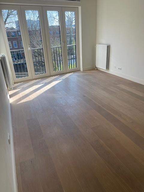 Image 2 of 7