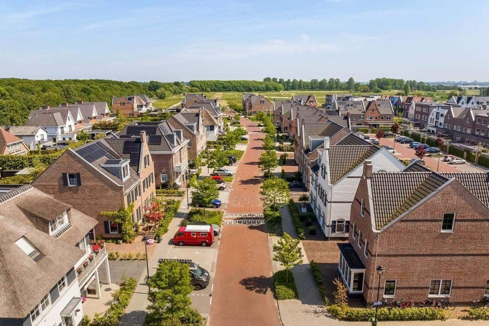 Afbeelding 1 van 8