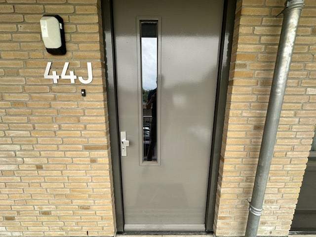 Image 2 of 11