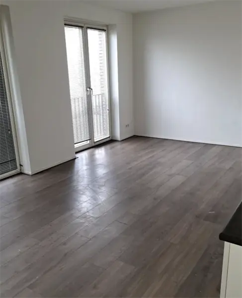 Image 4 of 5