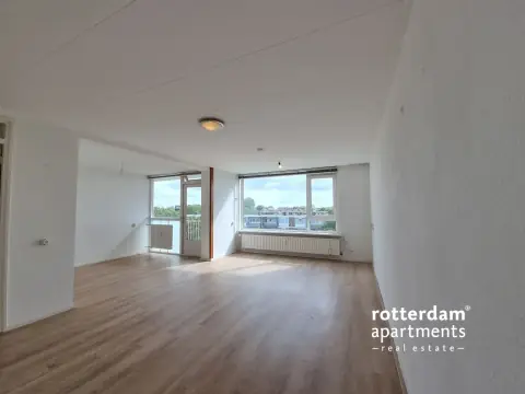 Apartamento de 2 Dormitorios en Wilgenplaslaan, Rotterdam-Schiebroek - En Alquiler