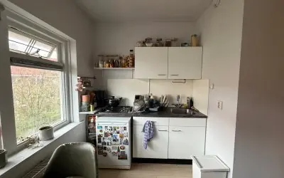 Image 4 of 6
