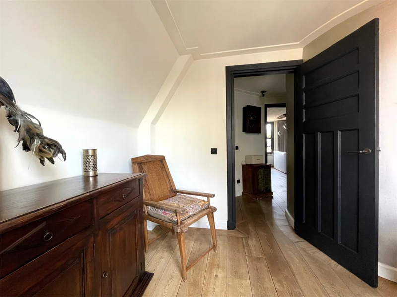 Image 11 of 12