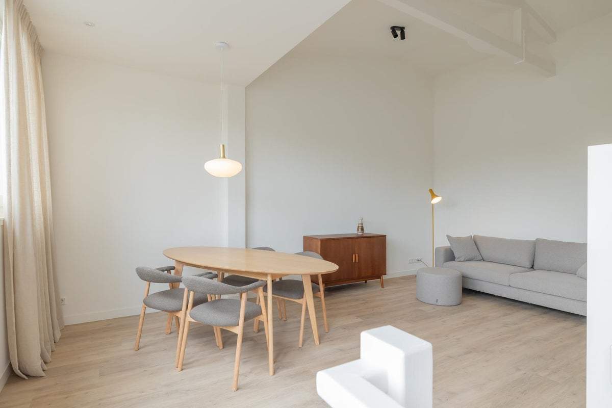 Image 2 of 19