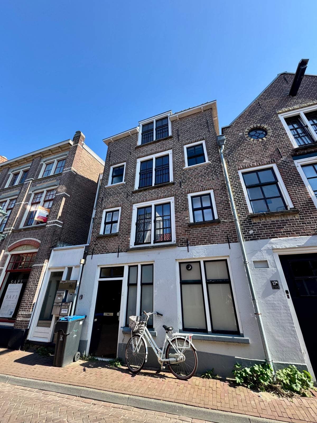 Afbeelding 1 van 9