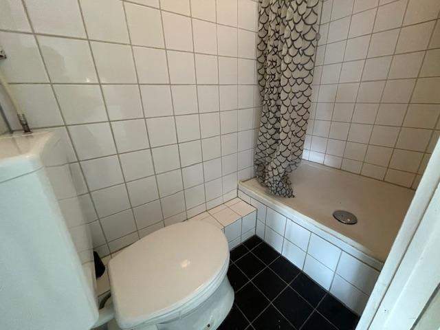 Image 3 of 7