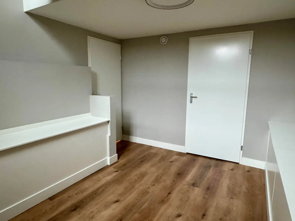 Image 10 of 14