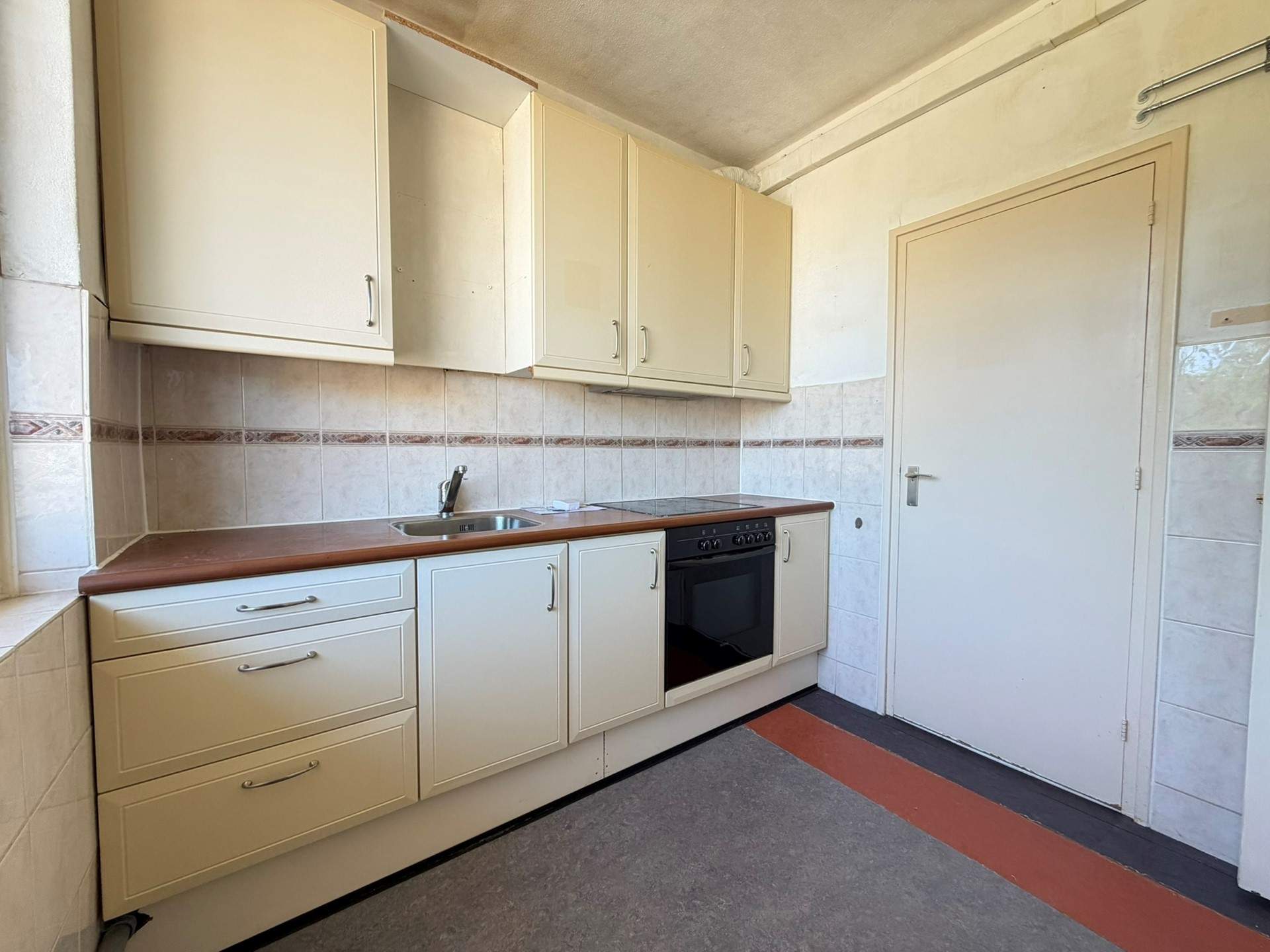 Image 7 of 37