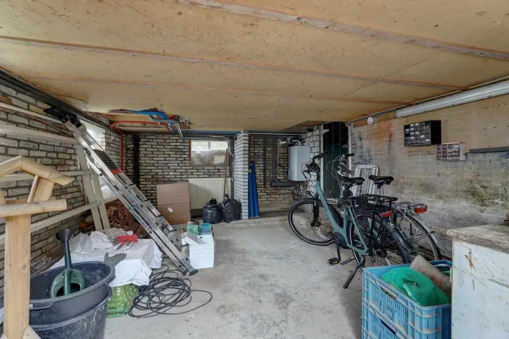 Image 30 of 38