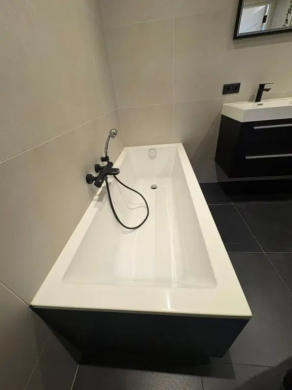 Image 22 of 37