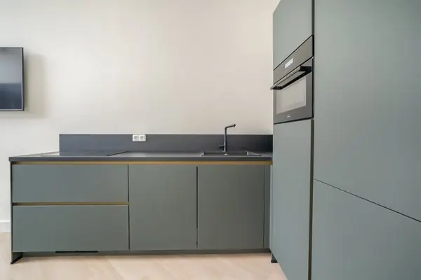 Image 3 of 20
