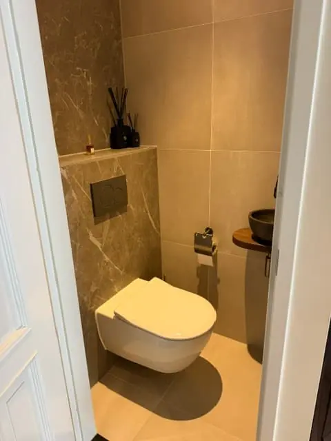 Image 6 of 10