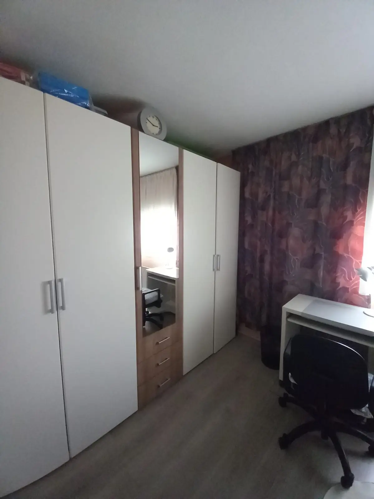 Image 3 of 5