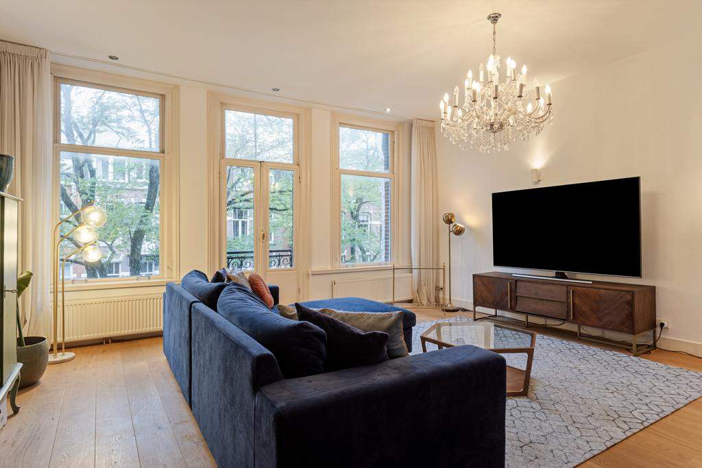 Bild 2 von 12