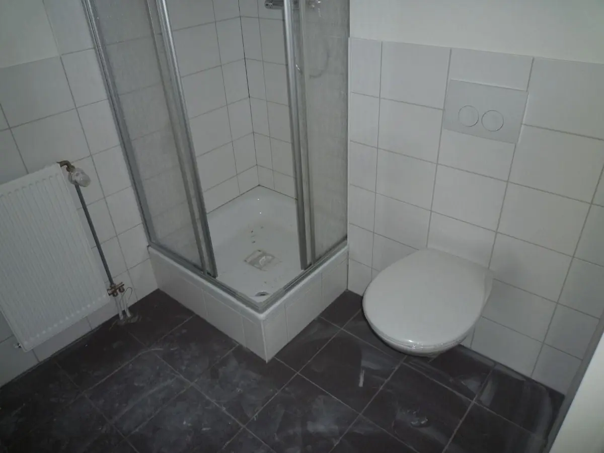 Image 6 of 6
