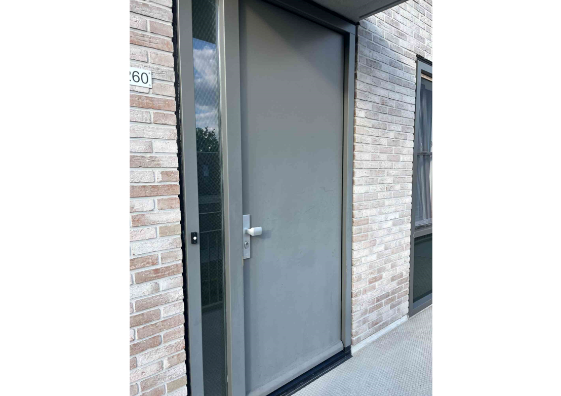 Image 2 of 10