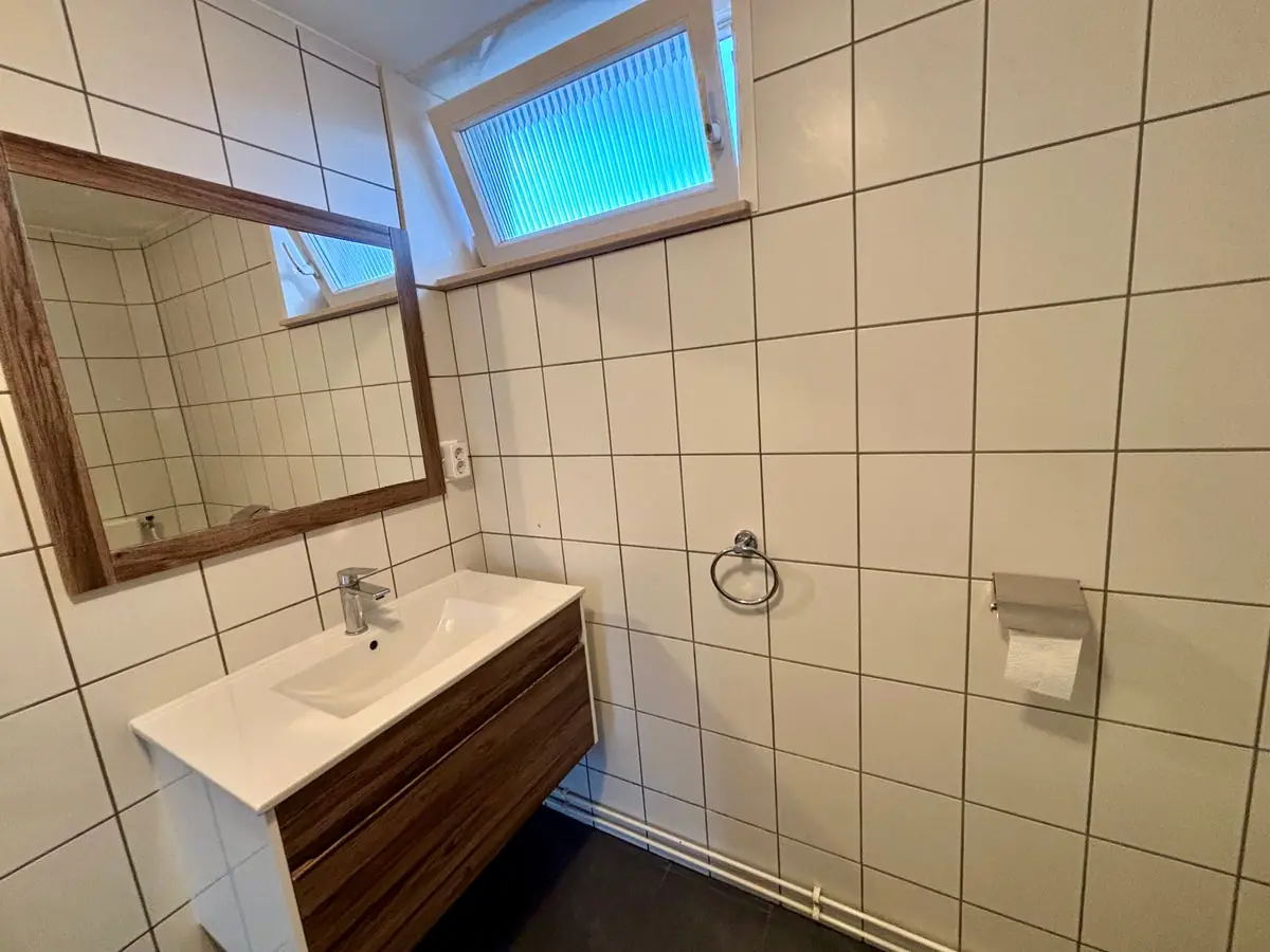 Image 11 of 12