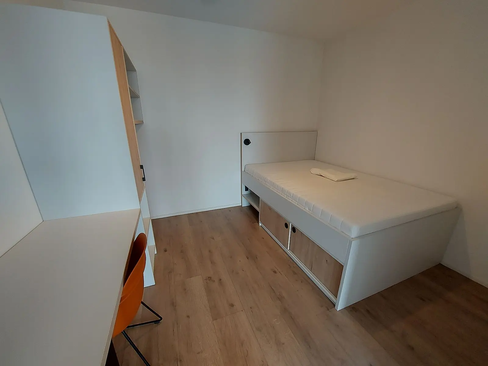 Image 6 of 8