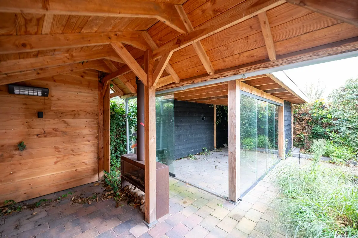 Image 18 of 25