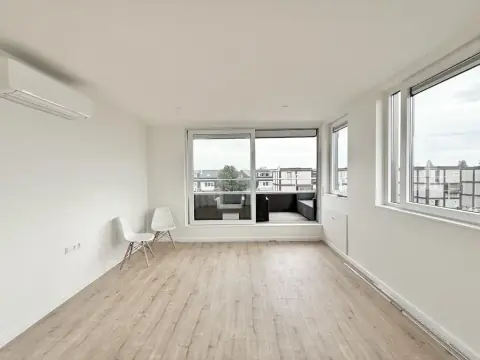 Three-Bedroom Apartment Tuigerstraat, Amsterdam-Noord - For Rent