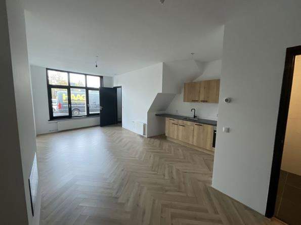 Bild 1 von 8