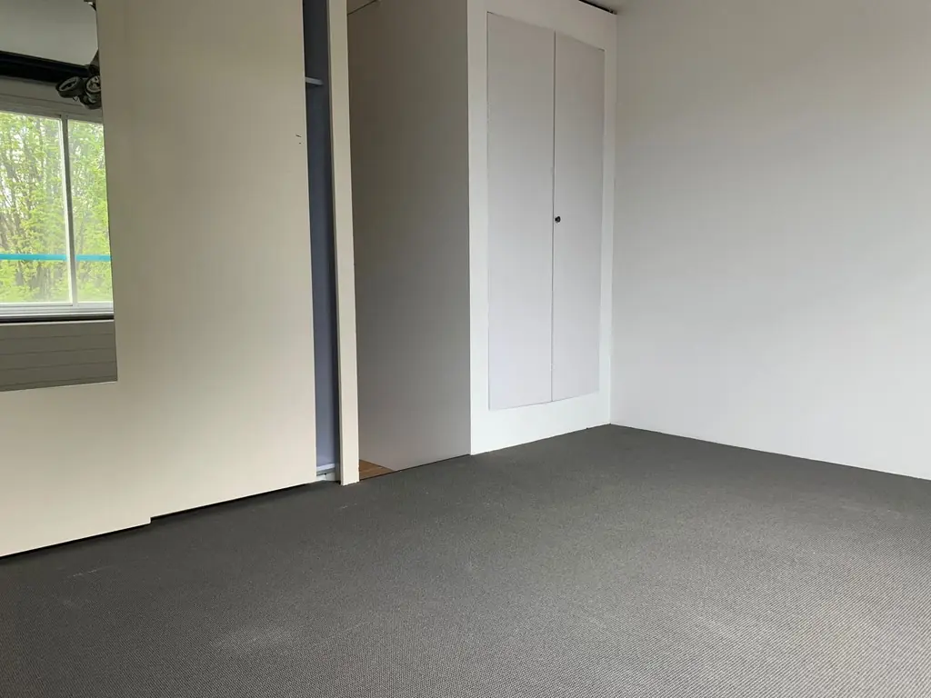 Image 19 of 25