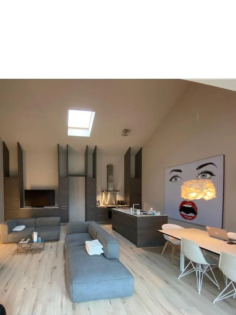Image 2 of 11