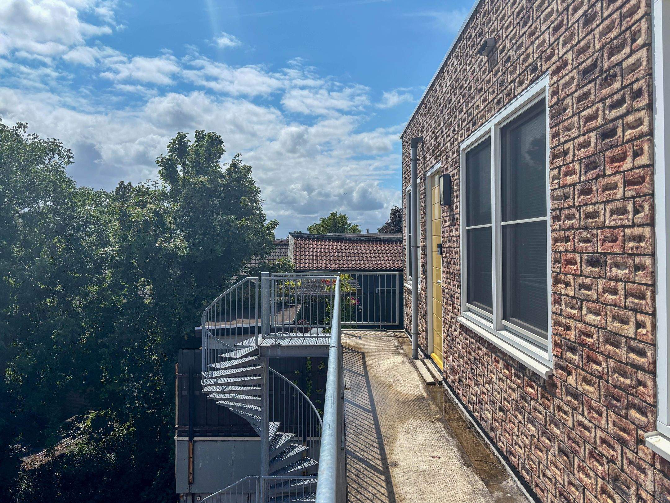 Image 24 of 28