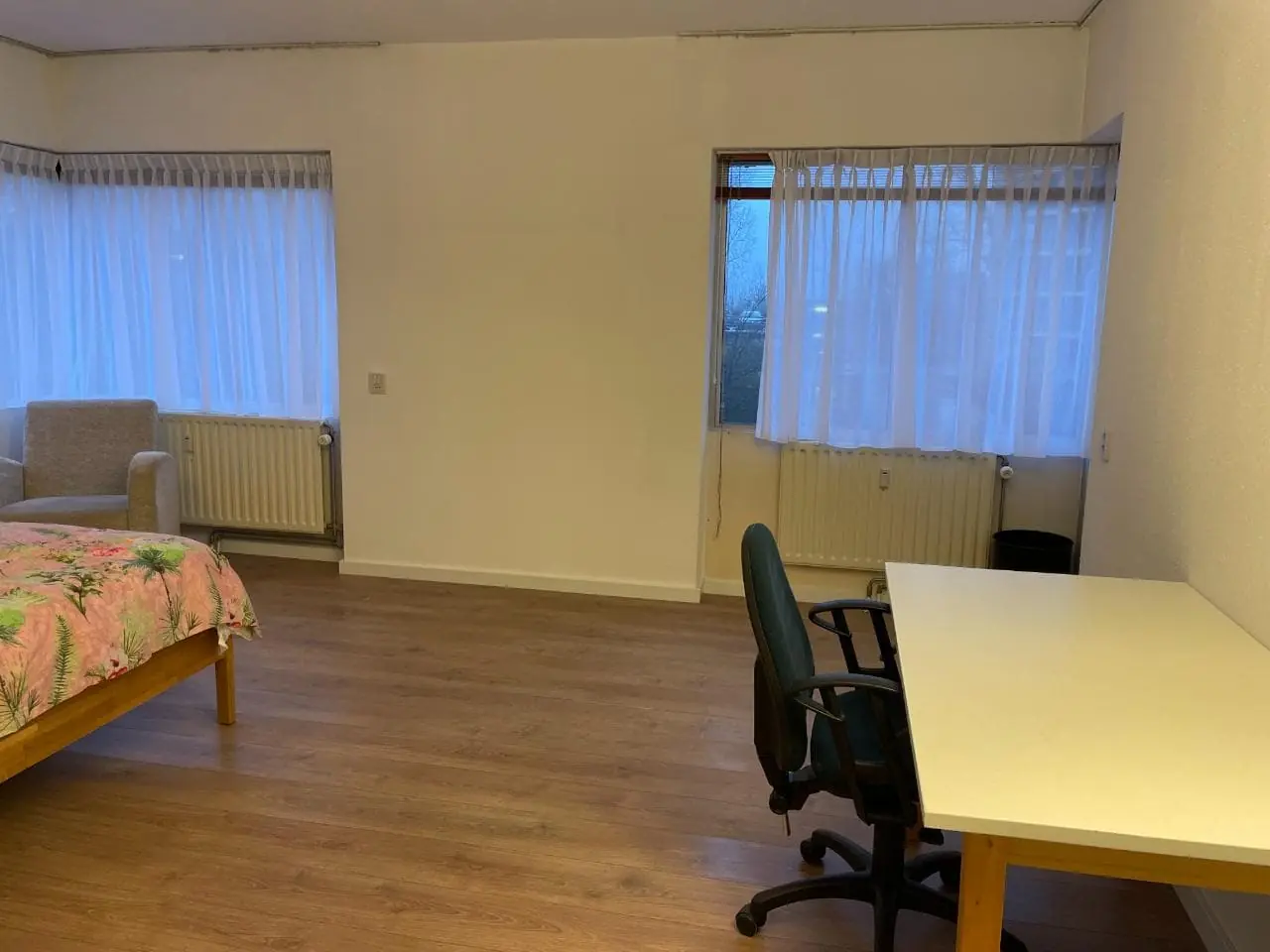 Image 3 of 10