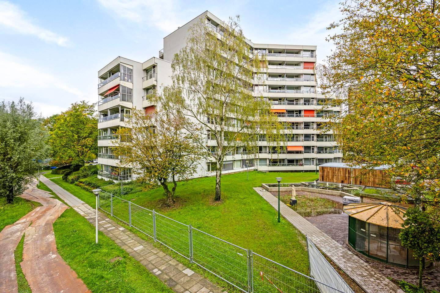 Bild 2 von 12