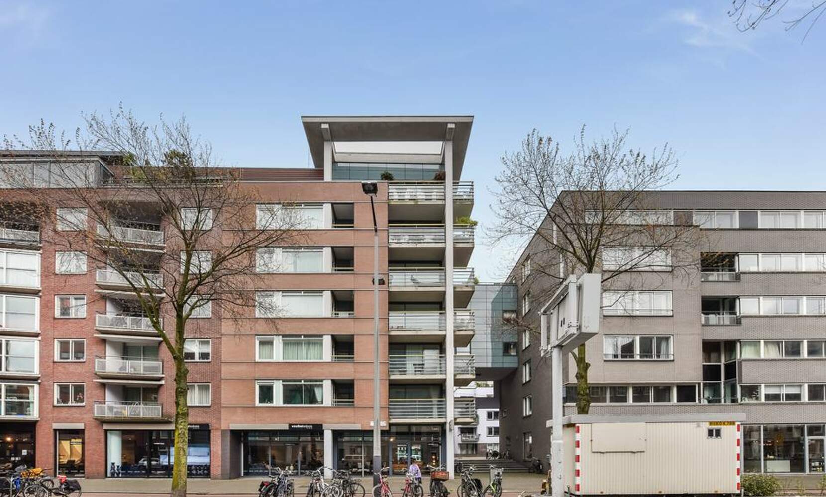 Afbeelding 1 van 16