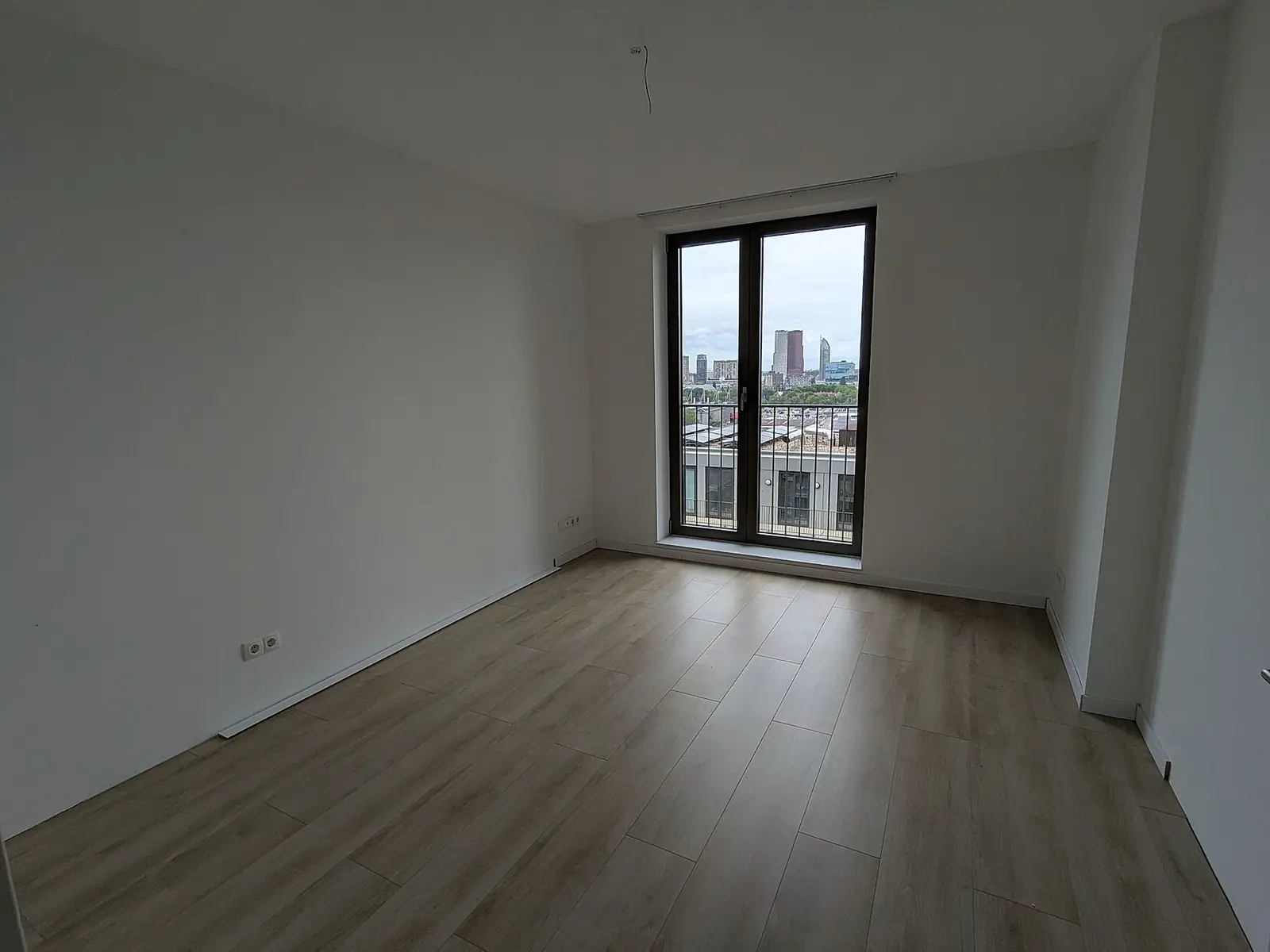 Image 4 of 8