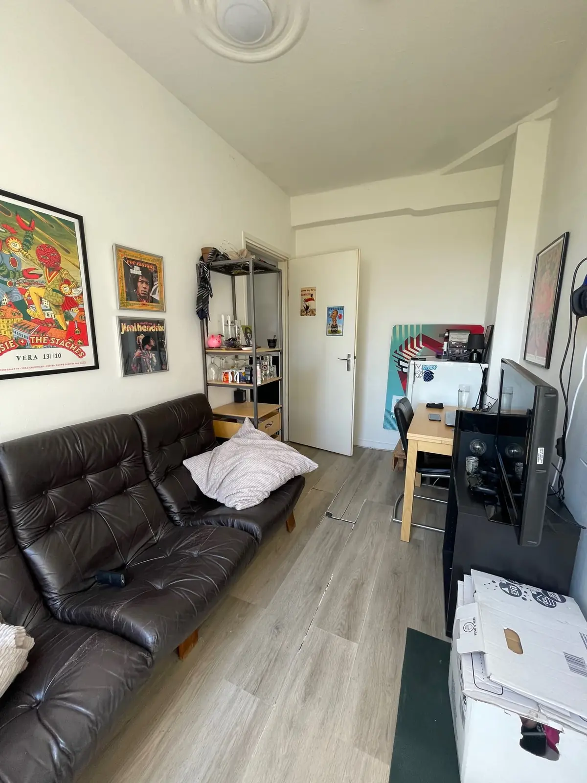 Image 2 of 8