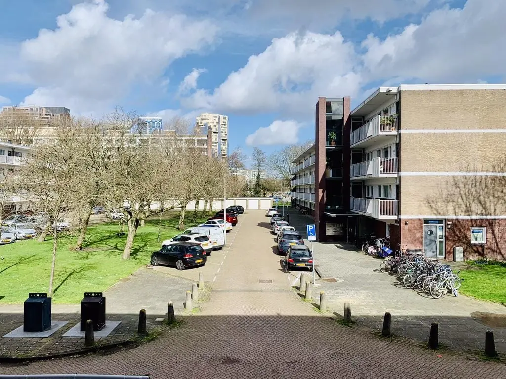 Image 27 of 31