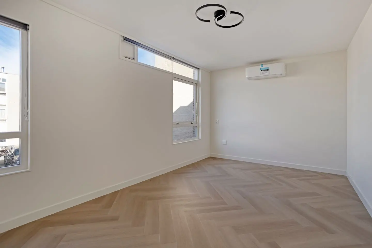 Image 19 of 43
