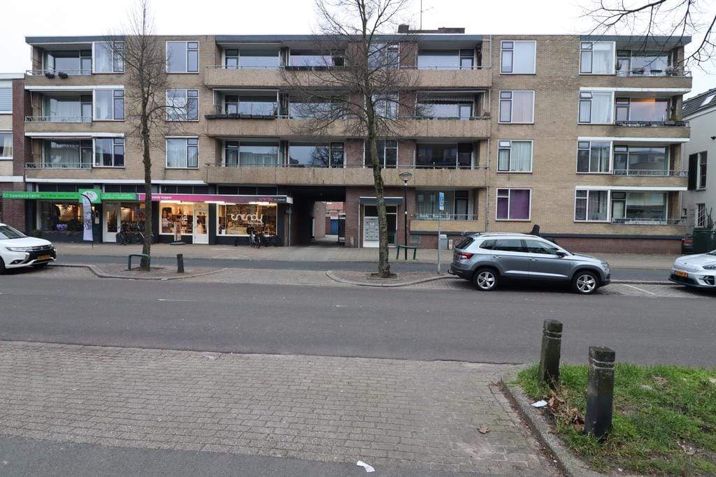 Afbeelding 1 van 9