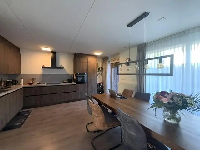 Bild 9 von 33