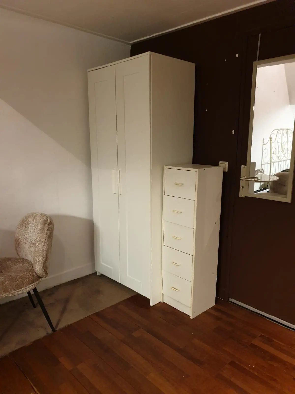 Image 2 of 9
