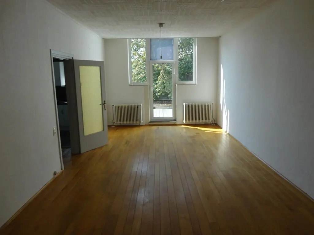 Image 2 of 14