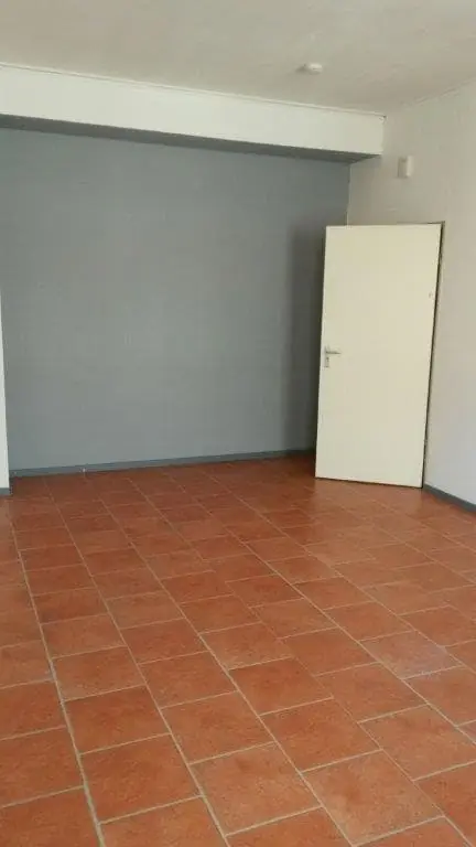 Image 2 of 10