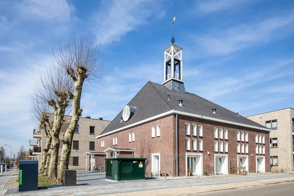 Image 20 of 51