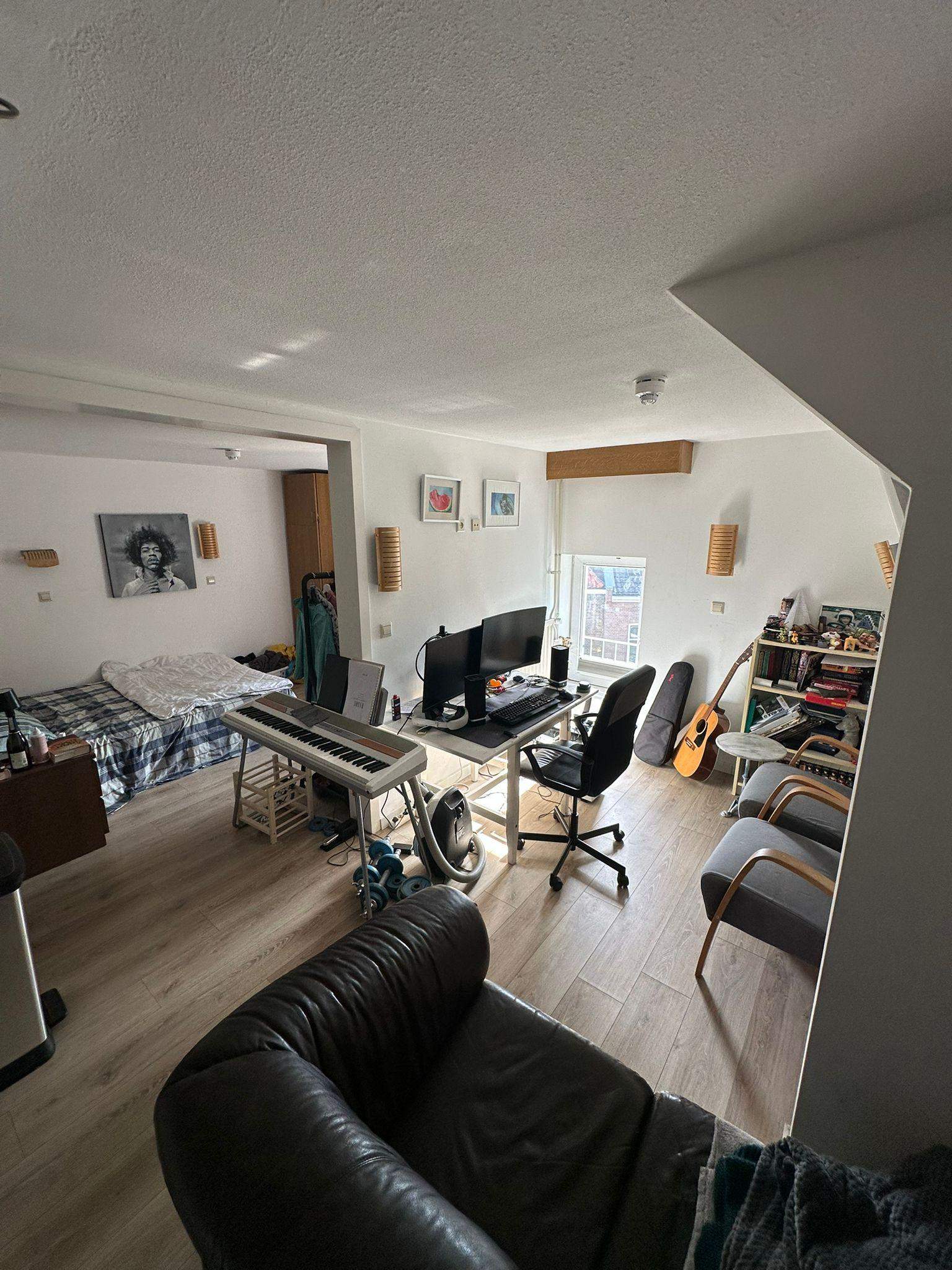 Image 1 of 10