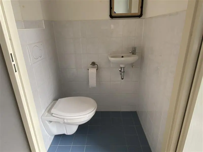 Image 7 of 28