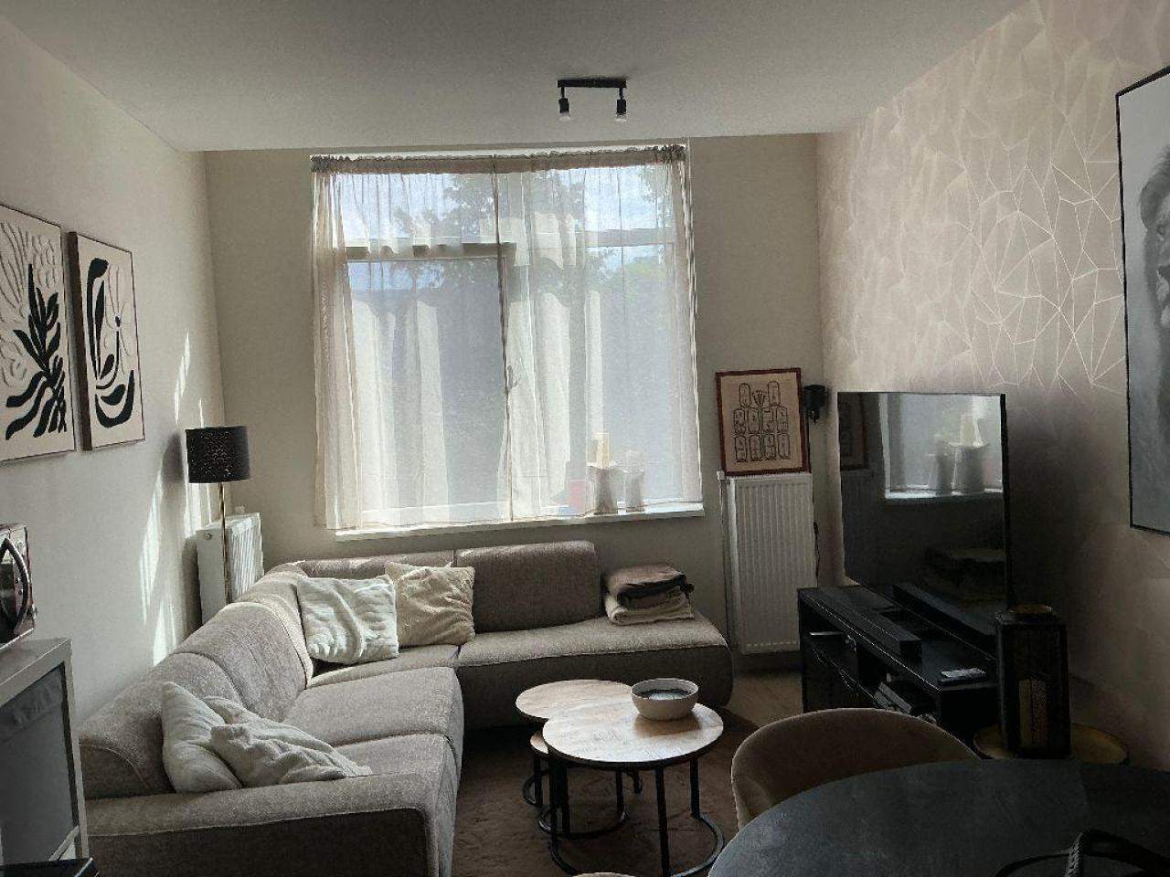 Image 4 of 9
