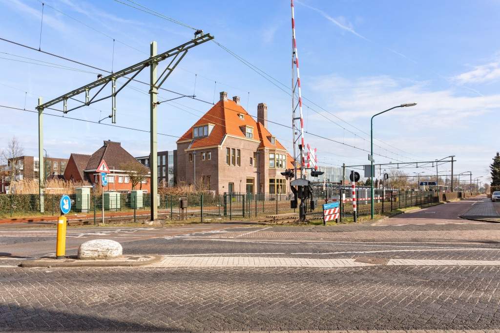 Image 16 of 17