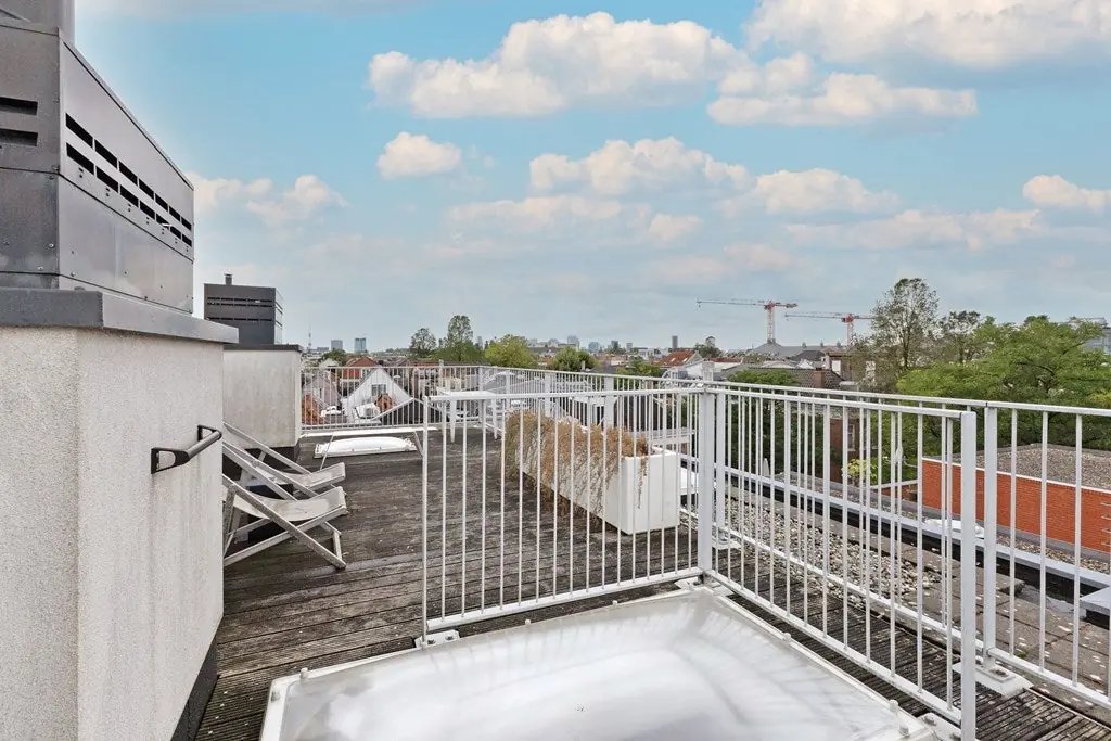 Image 19 of 25