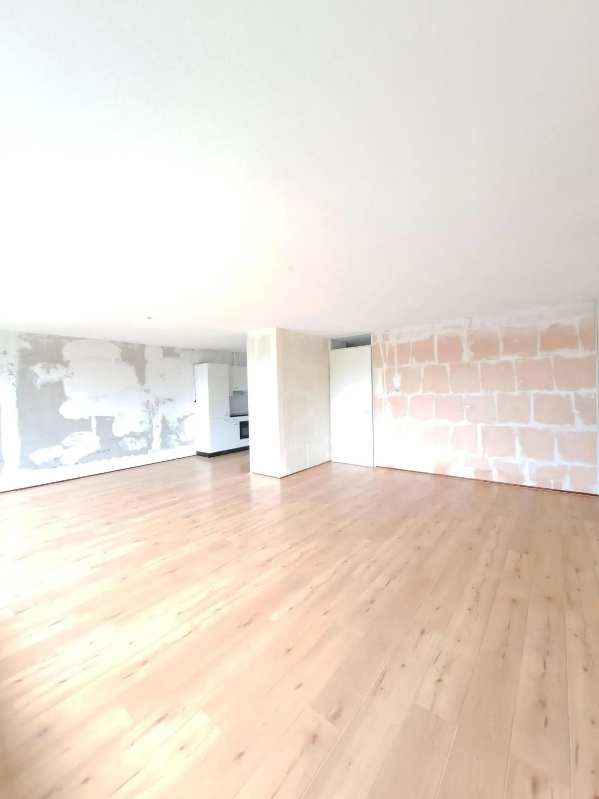 Image 3 of 20
